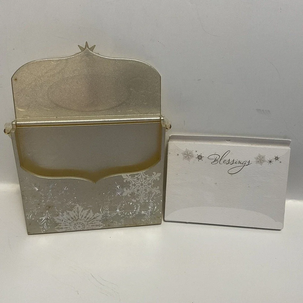 2010 Hallmark ~ Christmas Memory Keeper ~ Keep Hopes & Wishes Securely Inside